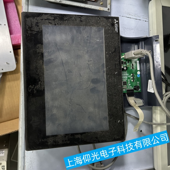 無(wú)錫三菱觸摸屏A985GOT-TBA上電燒保險(xiǎn)故障維修歡迎來(lái)電