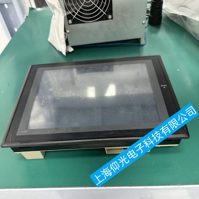 常州歐姆龍觸摸屏NS5-SQ10B-V2上電燒保險故障維修更換調試